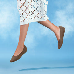 Lightweight Pointed-Ballet Flats (Aria Walker)
