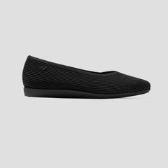Lightweight Square-Toe V-Cut Flats (Margot Walker)
