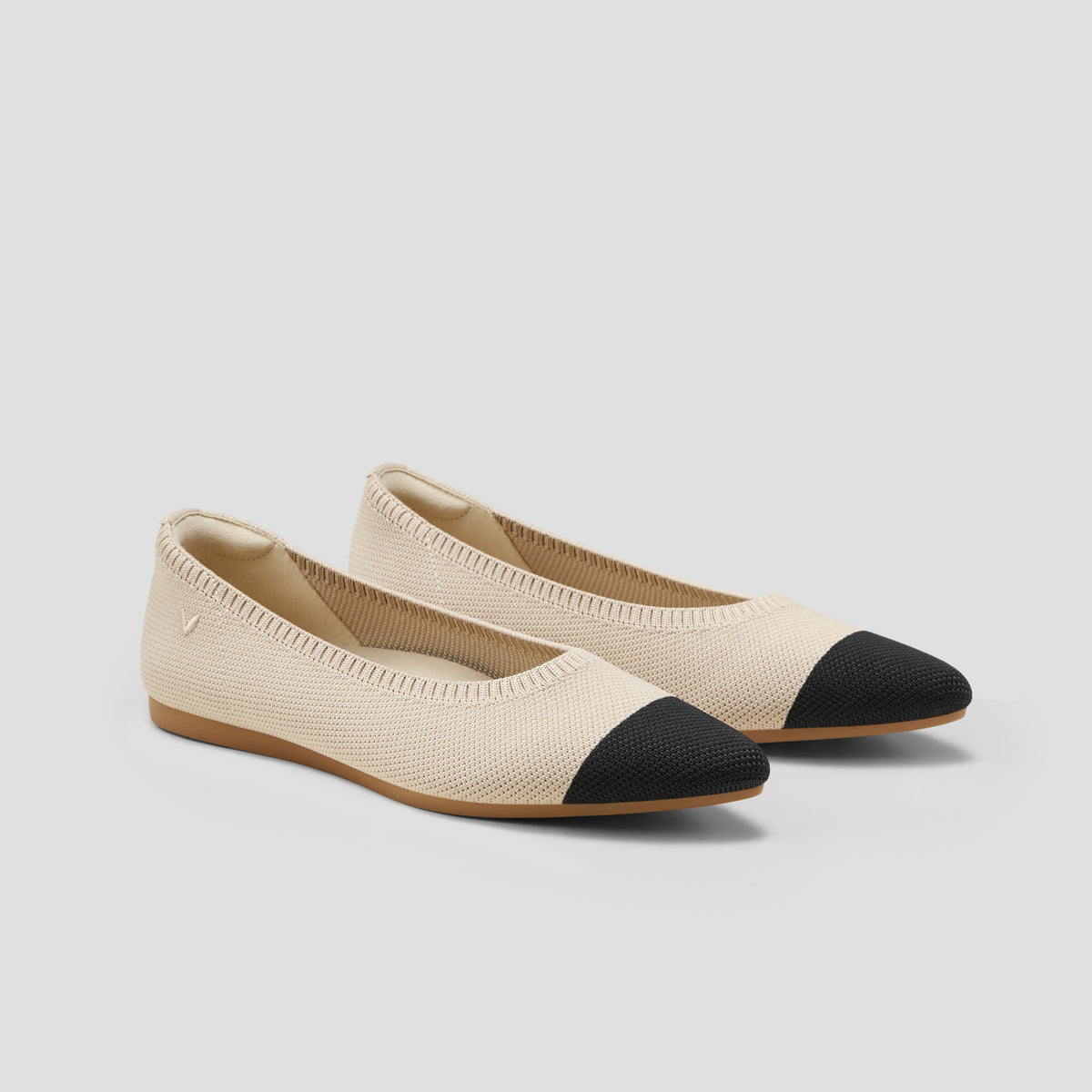 Pointed-Toe Ballet Flats (Aria 5°)
