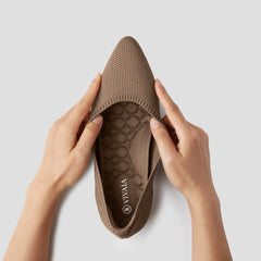 Lightweight Pointed-Ballet Flats (Aria Walker)