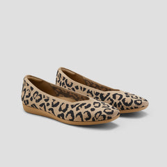 Lightweight Square-Toe V-Cut Flats (Margot Walker)