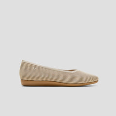 Lightweight Square-Toe V-Cut Flats (Margot Walker)